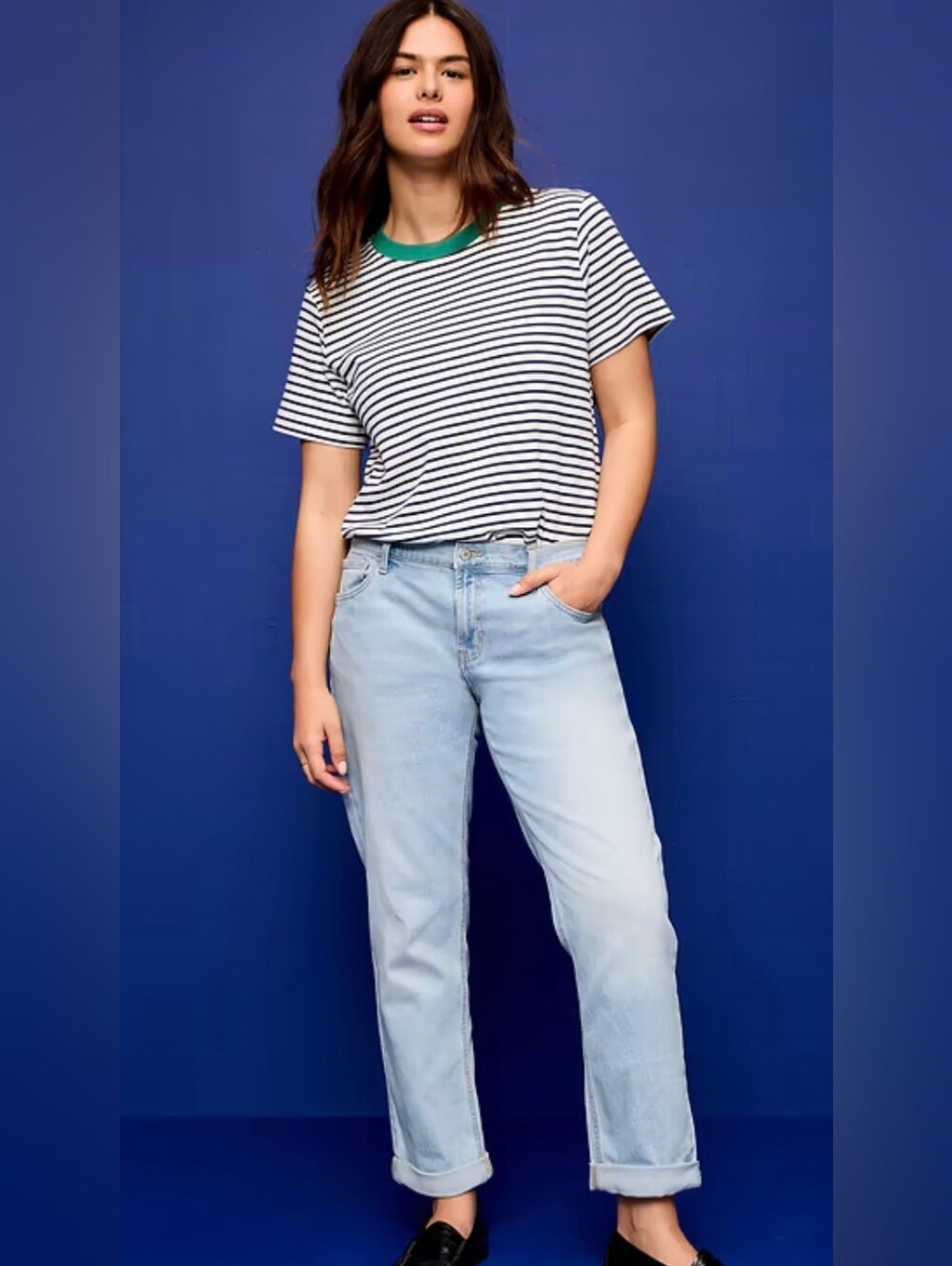 Mid-Rise WOW Boyfriend Jeans Old Navy